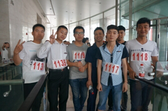 德鑫物业公司组织员工参加爬楼梯比赛